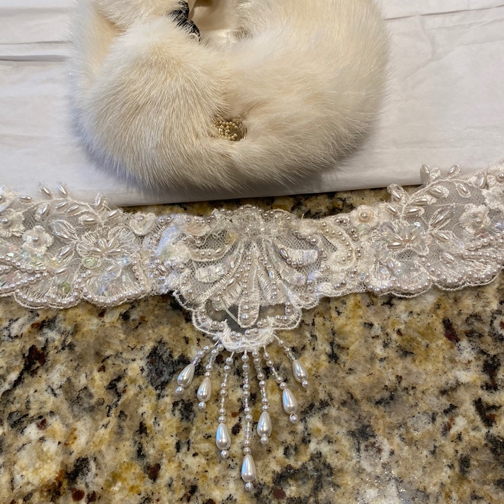 Beautiful Wedding choker worn once!  Price firm no offers